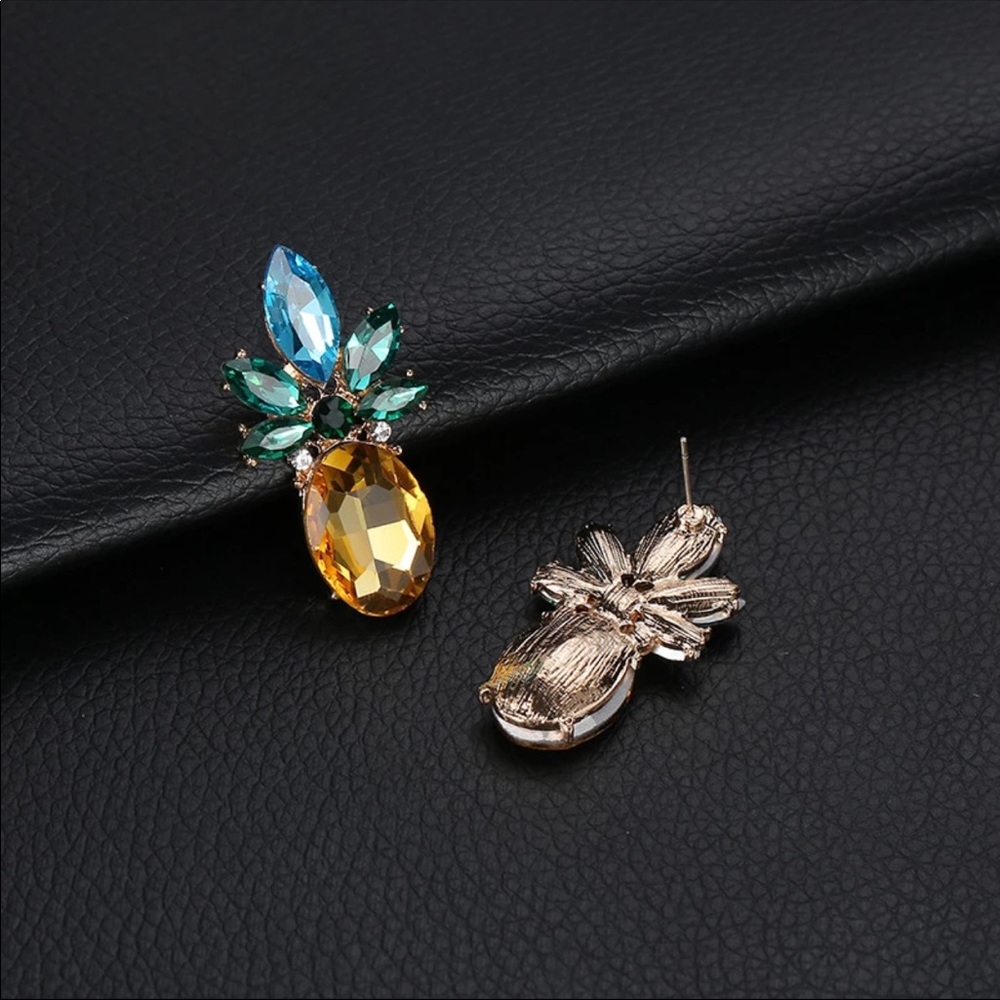 Glass Crystal Pineapple Stud Earrings - Picture 7 of 10